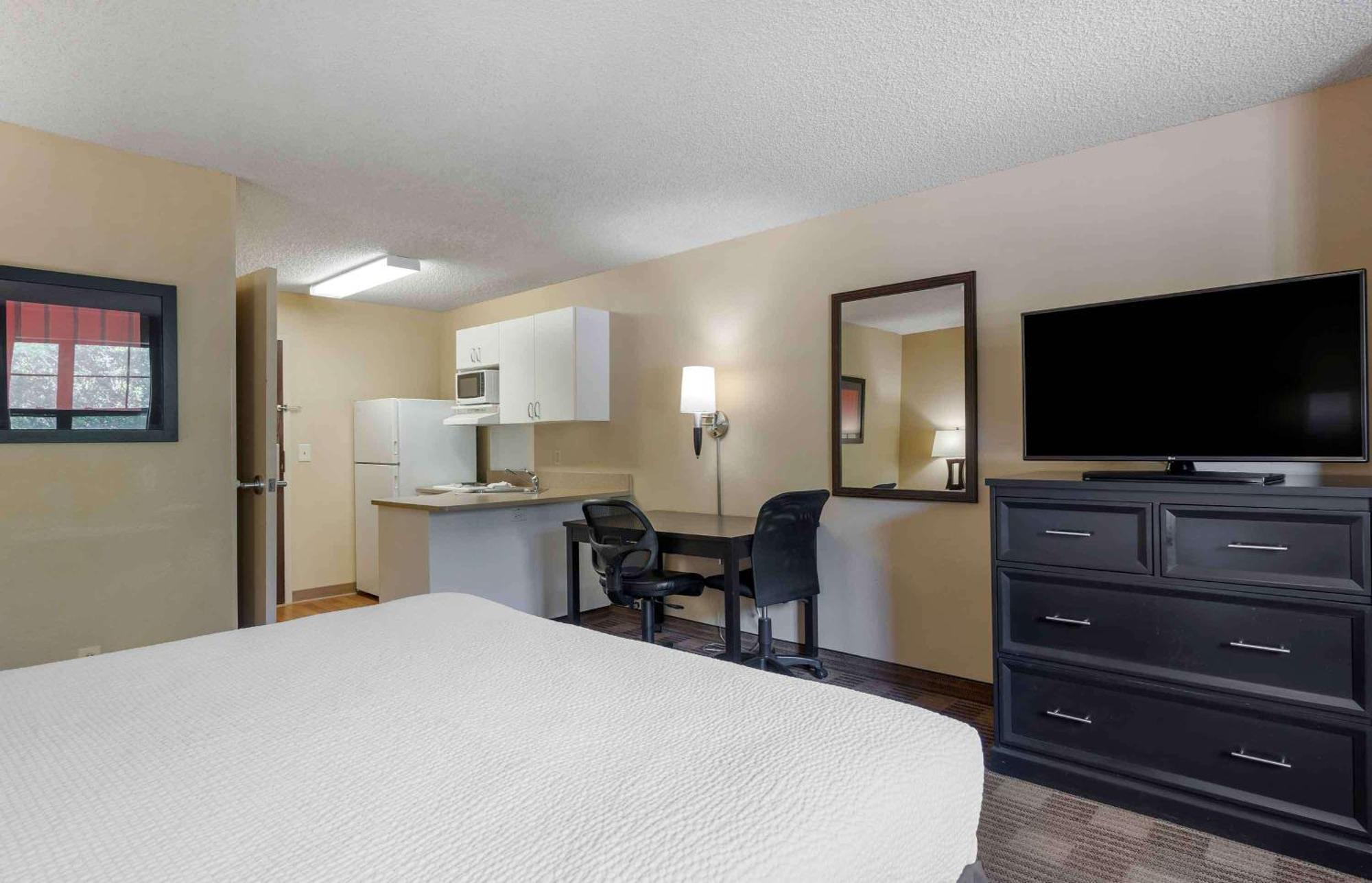 Extended Stay America Suites - Santa Barbara - Calle Real Goleta Екстер'єр фото
