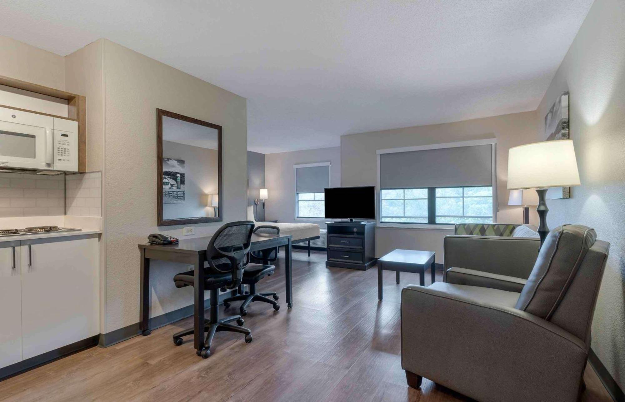 Extended Stay America Suites - Santa Barbara - Calle Real Goleta Екстер'єр фото