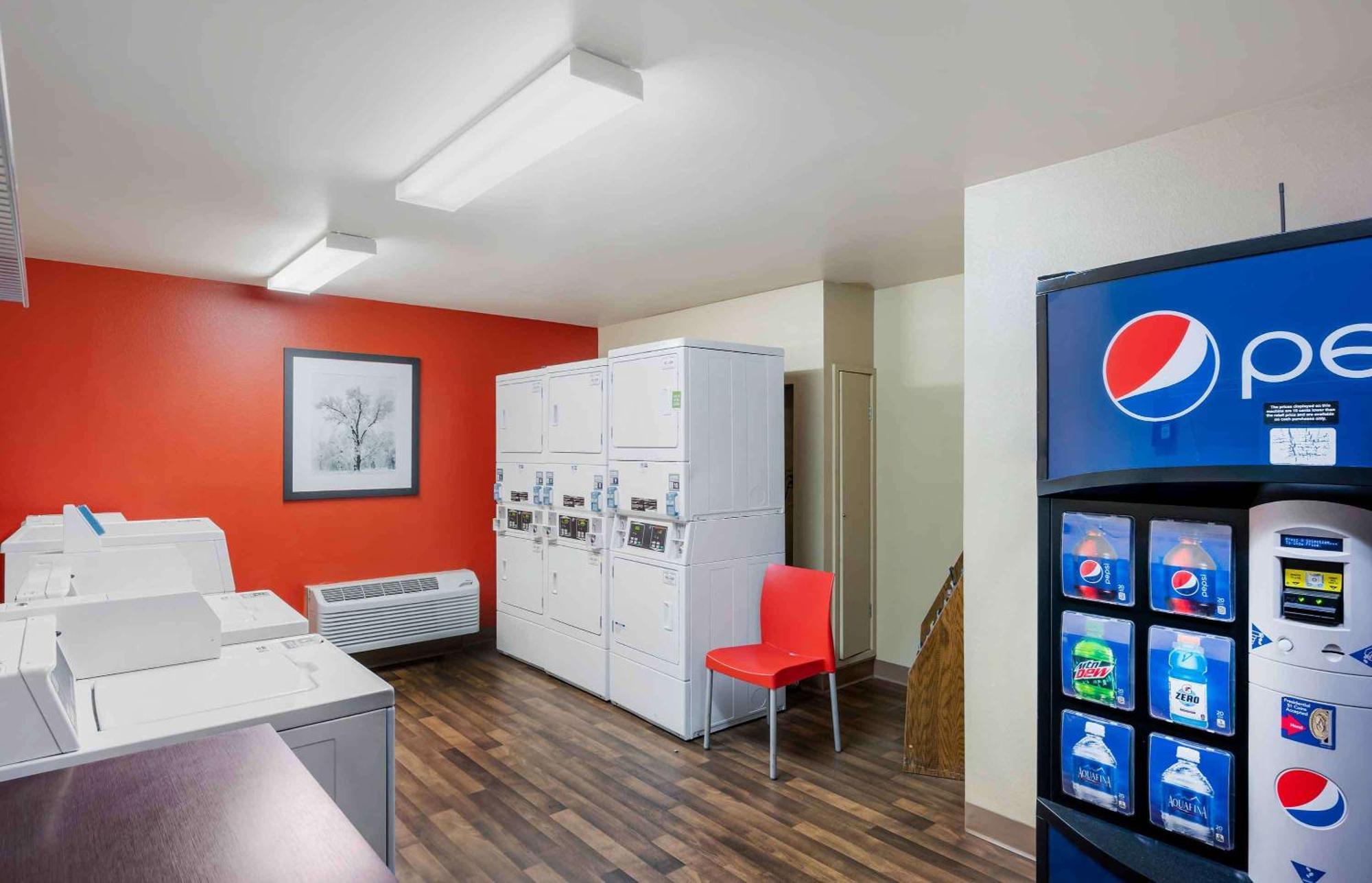 Extended Stay America Suites - Santa Barbara - Calle Real Goleta Екстер'єр фото