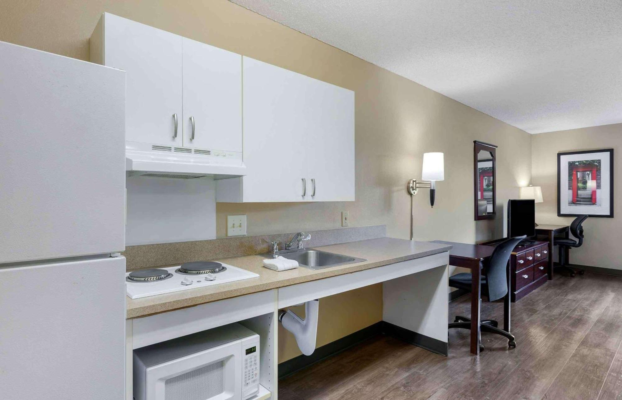 Extended Stay America Suites - Santa Barbara - Calle Real Goleta Екстер'єр фото