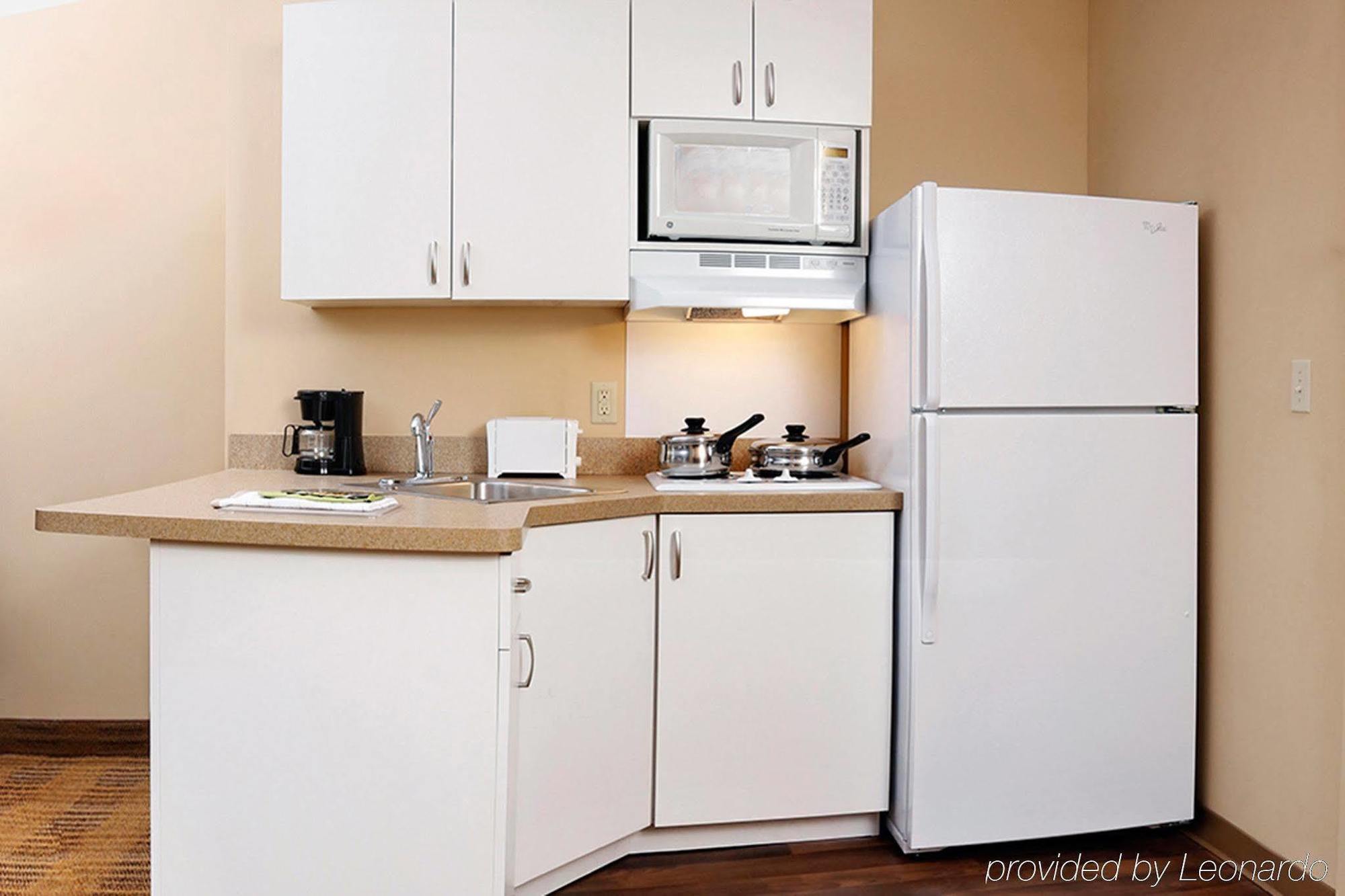 Extended Stay America Suites - Santa Barbara - Calle Real Goleta Екстер'єр фото